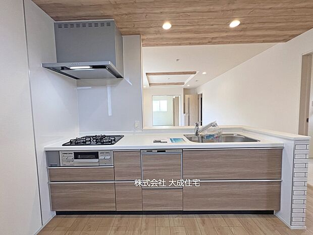 内装:3号棟:ご家族の様子がみれる対面キッチン! 現地写真2026.3.16撮影