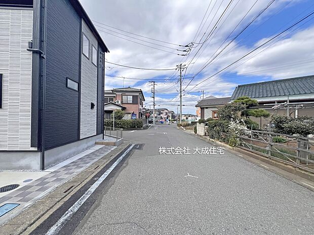 外観:全4棟:前面道路 現地写真2026.3.16撮影