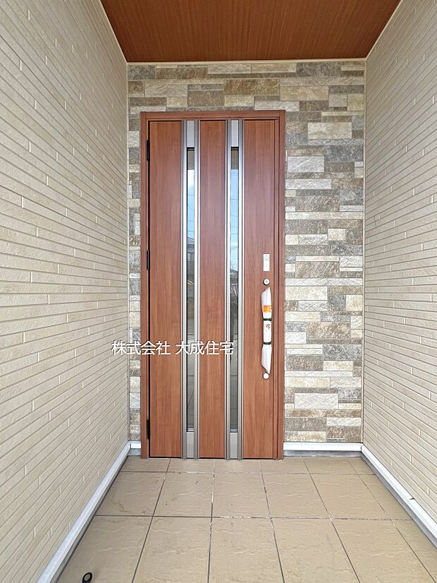 外観:4号棟:玄関 現地写真2026.3.16撮影