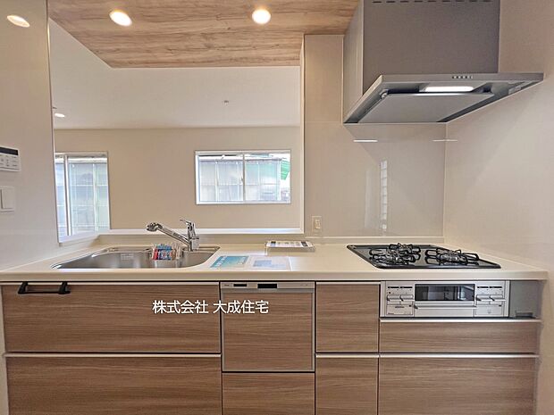 内装:4号棟:ご家族の様子がみれる対面キッチン! 現地写真2026.3.16撮影