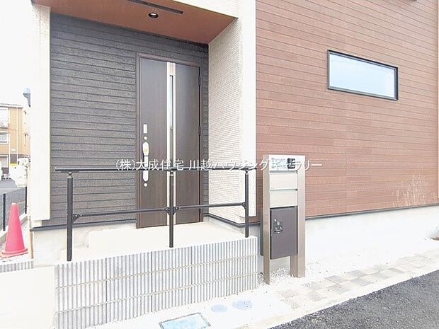 外観:玄関。 1号棟:現地写真2026.2.17撮影