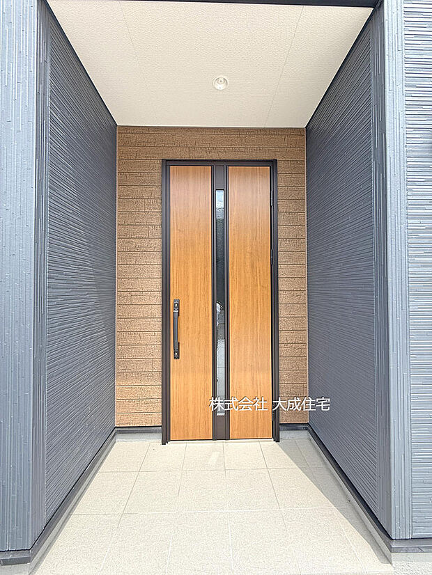 1号棟:玄関 現地写真2026.8.21撮影