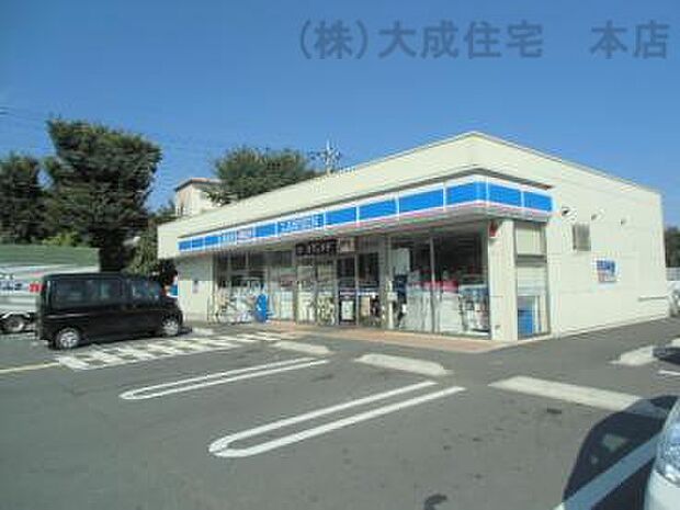 周辺環境:コンビニ 500m ローソン 坂戸溝端町店(徒歩7分　広々駐車場完備＾＾)