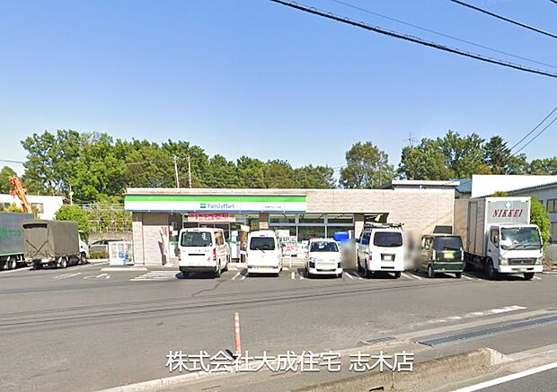 周辺環境:コンビニ 750m ファミリーマート新座野火止二丁目店(徒歩10分。ちょっとしたお買い物に便利です！)