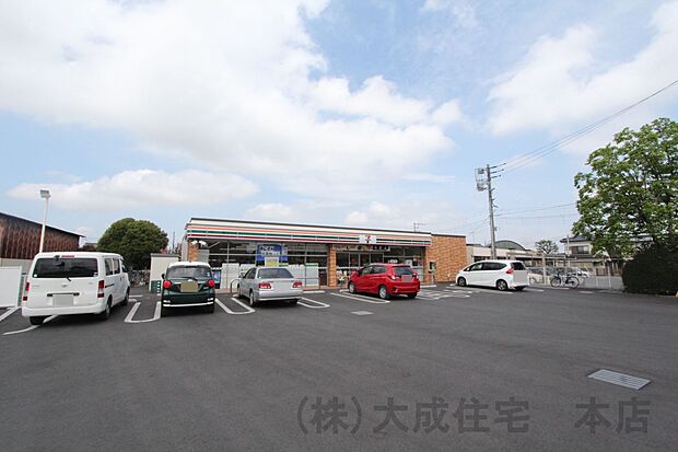 周辺環境:コンビニ 1100m セブンイレブン 坂戸一本松店(徒歩16分　広々駐車場完備＾＾)