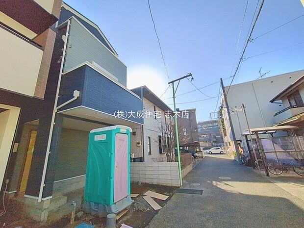 外観:全2棟:前面道路 現地写真2026.1.30撮影