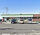 周辺：周辺環境:コンビニ 1800m ファミリーマート川越鴨田店(徒歩23分。自転車8分。コンビニ支払いやイベントチケットの購入などご利用可能です。)