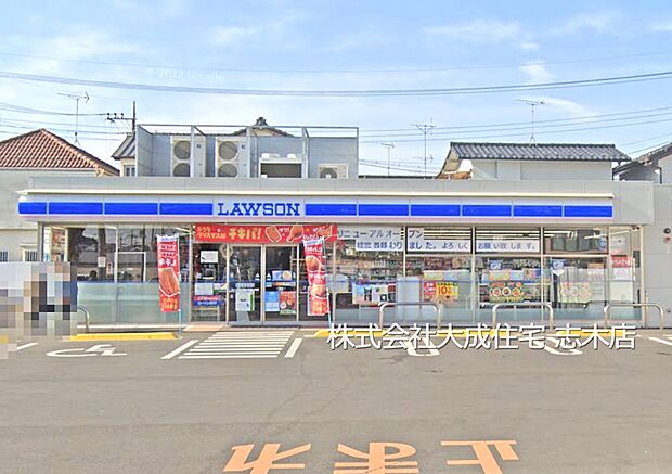 周辺環境:コンビニ 210m ローソン三芳藤久保富士塚店(徒歩3分。ちょっとしたお買い物に便利です!)