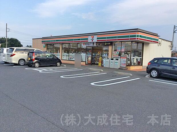 周辺環境:コンビニ 1300m セブンイレブン 鶴ヶ島市高倉店(徒歩18分 うれしい24時間営業!)