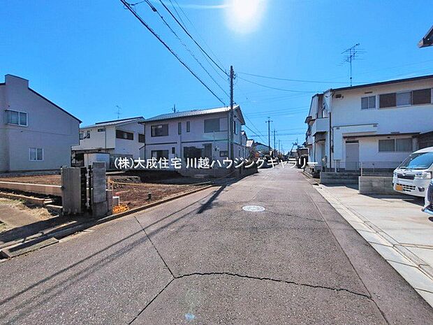 外観:前面道路は広々6mございます。 現地写真:2026.3.11撮影
