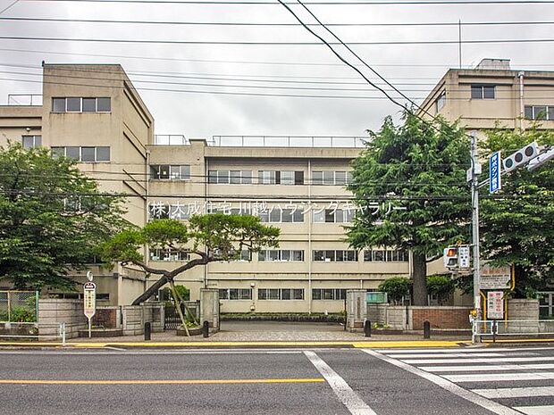 周辺環境:中学校 400m 川越市立霞ケ関中学校(徒歩5分。学校教育目標:自主の誇りをもち、未来を拓く力をもった生徒の育成)