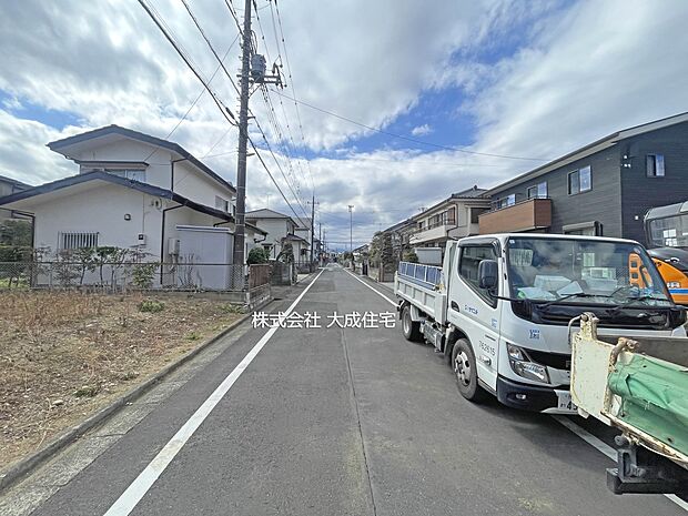 外観:前面道路 現地写真2026.3.16撮影