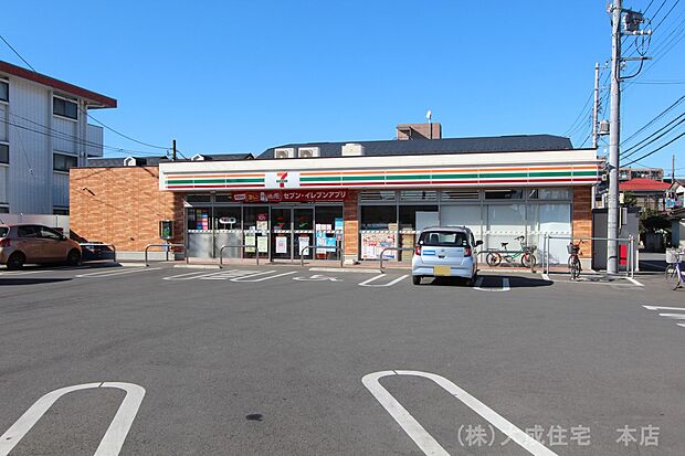 周辺環境:コンビニ 550m セブンイレブン 鶴ヶ島市役所通り店(徒歩8分 広々駐車場完備^^)