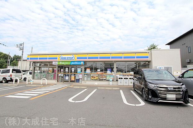 周辺環境:コンビニ 72m ミニストップ 鶴ヶ島脚折4丁目店(徒歩1分につき ちょっとした買い物に便利です!)