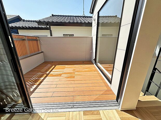 外観:TAISEIこだわりの施工例写真：お子様のプール遊びにも使えるバルコニー！