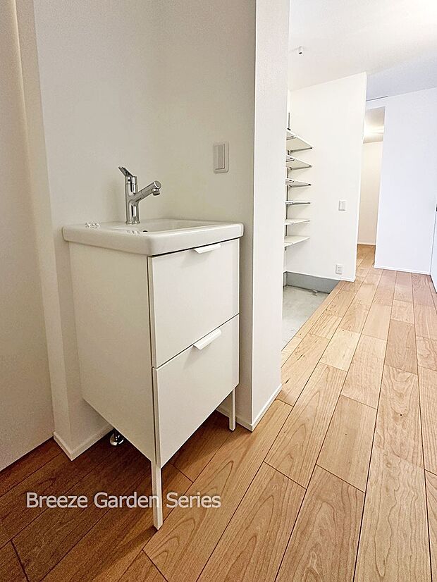 内装:TAISEIこだわりの施工例写真:玄関には手洗い場付き!