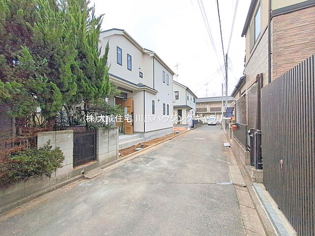 閑静な住宅地に並びます。