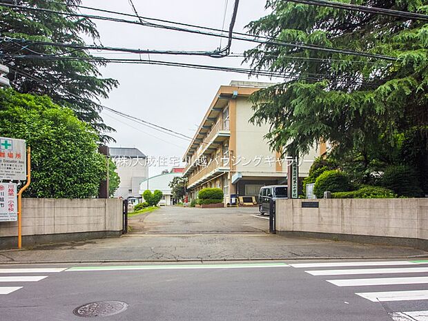 川越市立川越第一小学校まで600m 徒歩8分。学校教育目標:次代を担い、心豊かでたくましく生きる児童の育成