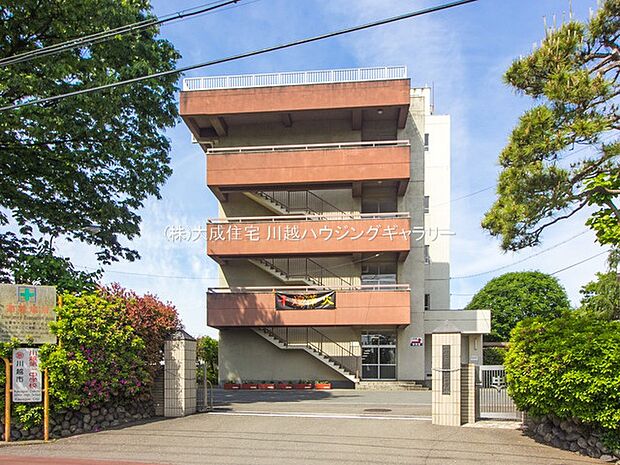川越市立川越第一中学校まで950m 徒歩12分。めざす学校像:笑顔と活力あふれる学校 一人一人の「よさ」を見つけ、伸ばす。