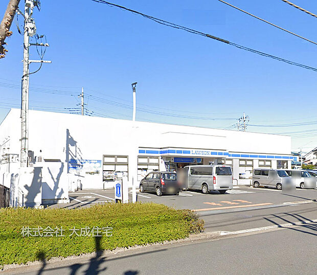 ローソン鶴ヶ島松ヶ丘三丁目店まで750m 徒歩10分。コンビニ支払いやイベントチケットの購入にご利用いただけます。