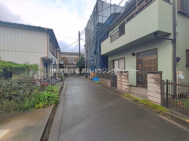 前面道路は幅4mございます。 現地写真:2026.9.11撮影