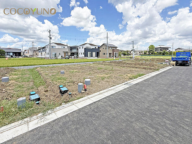 No.2：南東側を幅4.5ｍの分譲地内、道路に面しております。現地写真2026.8.7撮影