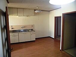 井上アパート 2階2LDKのリビング/ダイニング