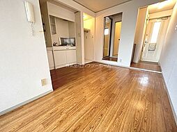 京阪本線 伏見稲荷駅 徒歩5分の賃貸アパート 2階1LDKのリビング/ダイニング