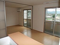 ヴィクトワール 1階1LDKのリビング/ダイニング