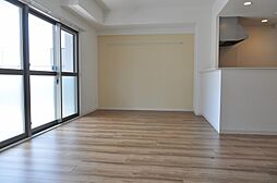 JR奈良線 黄檗駅 徒歩6分の賃貸マンション 1階2LDKのリビング/ダイニング