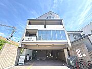 六地蔵駅より徒歩2分 築10年4ヶ月 4階建の賃貸物件