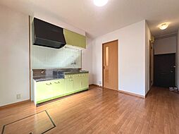 コンプリート土井 1階2DKのリビング/ダイニング