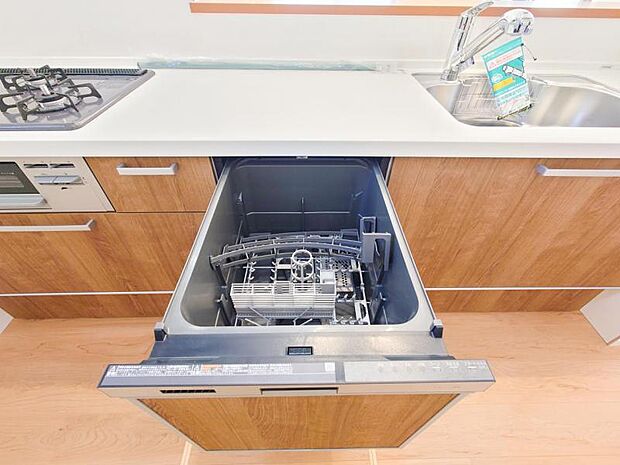 人気の食器洗い乾燥機付システムキッチン。
