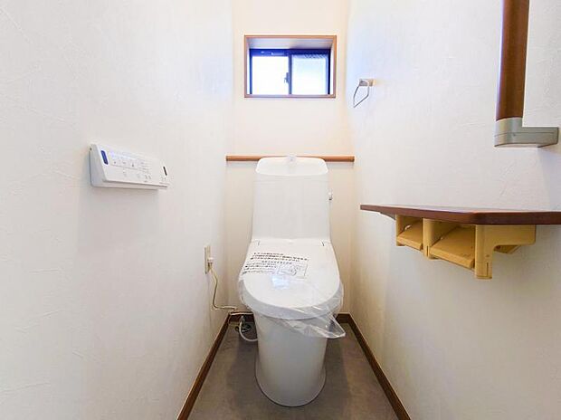 2階にもトイレがあるので混雑を防ぐことはもちろん、夜中に起きてしまった時や、来客時などでも気兼ねなく利用することができますね！