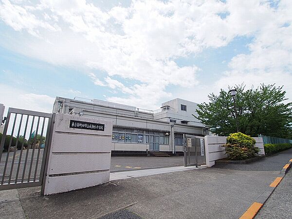 成瀬台中学校まで約567ｍ