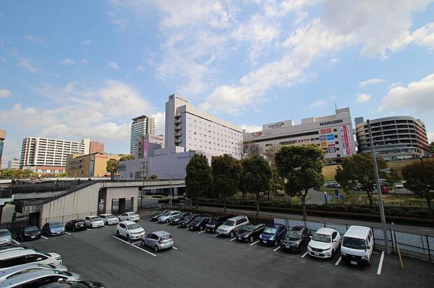 小田急線・京王線多摩センター駅まで約4301〜4325ｍ