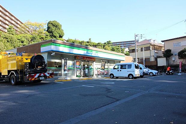 ファミリーマート町田南大谷店まで約548m