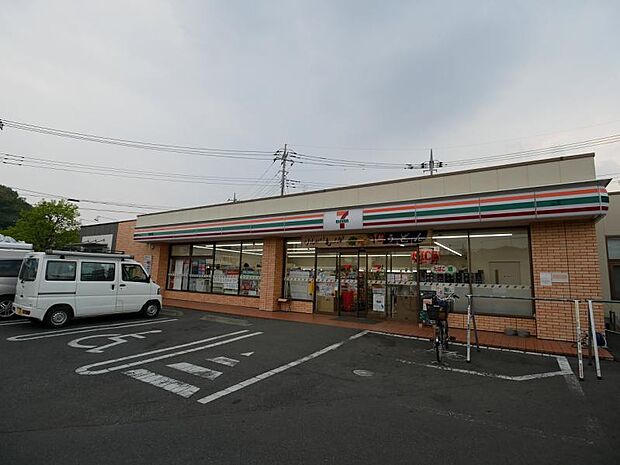 セブンイレブン本町田店まで約836m〜891m