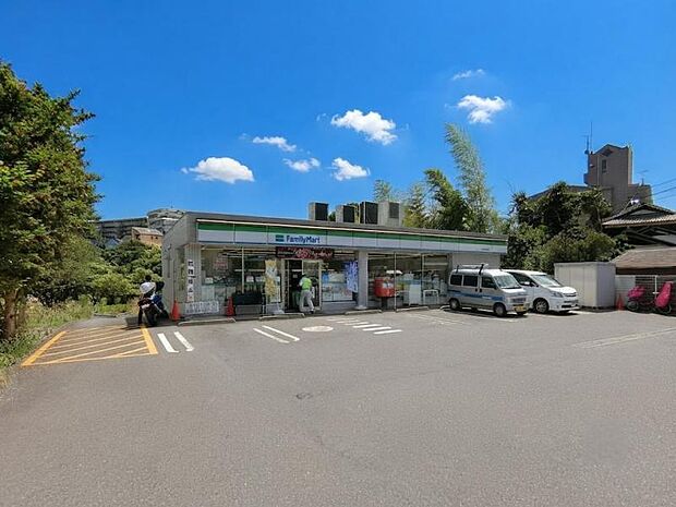 ファミリーマート 川崎東百合丘店まで約989m