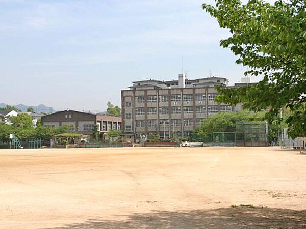 画像23:【中学校】泉佐野市立新池中学校まで2217ｍ