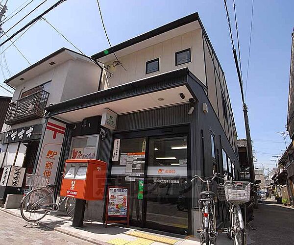 京都中立売千本郵便局まで338m 商店街の入口 中立売通り沿いです