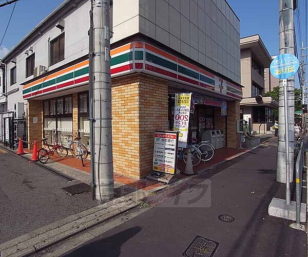 画像21:セブンイレブン京都外大前店まで255m 京都外国語大学の真横にあります