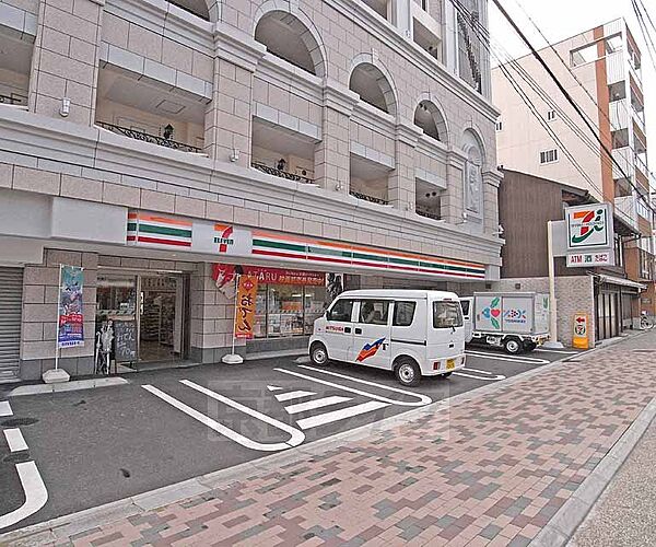 画像25:セブンイレブン千本今出川店まで80m 今出川通り沿いにあります。駐車場もあるので便利ですよ。