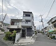 松尾大社駅より徒歩5分 築30年3ヶ月 3階建の賃貸物件