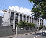 元田中駅より徒歩7分 築40年3ヶ月 3階建の賃貸物件