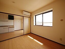 グレースフル 301 3階3DKのリビング/ダイニング