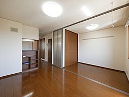 カーサ・ヴィオラA 202 2階1LDKのリビング/ダイニング