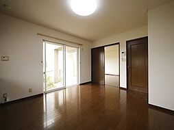 エトワール高萩 D2 4DKのリビング/ダイニング