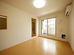 ノイモダン 203 2階1LDKのリビング/ダイニング