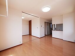 ヴェルドミールA 202 1階2LDKのリビング/ダイニング